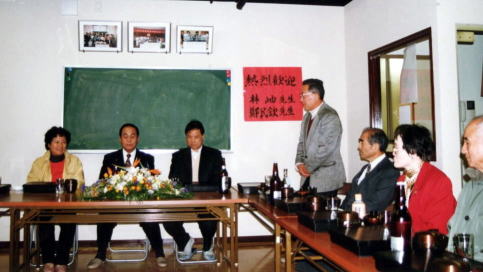 2-aisatu.jpg (28689 �o�C�g)