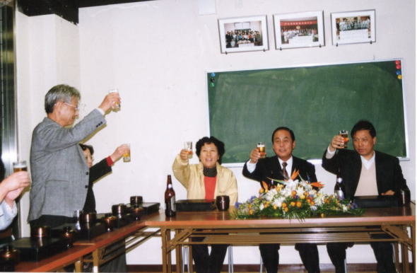 3-kanpai.jpg (39501 �o�C�g)